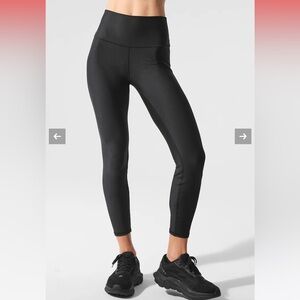 ALO High Waist Airlift Black Leggings EUC